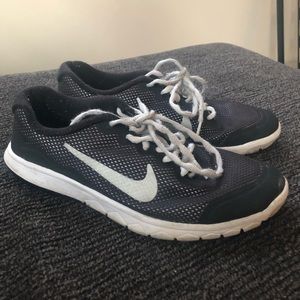 Nike Tennis Shoes